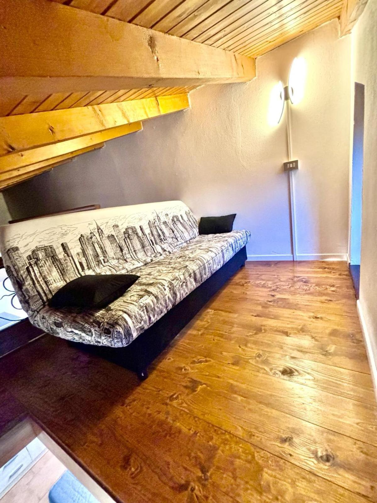 Vittoria Holiday House - Tulip Apartment And Tulip Room Стреза Екстер'єр фото