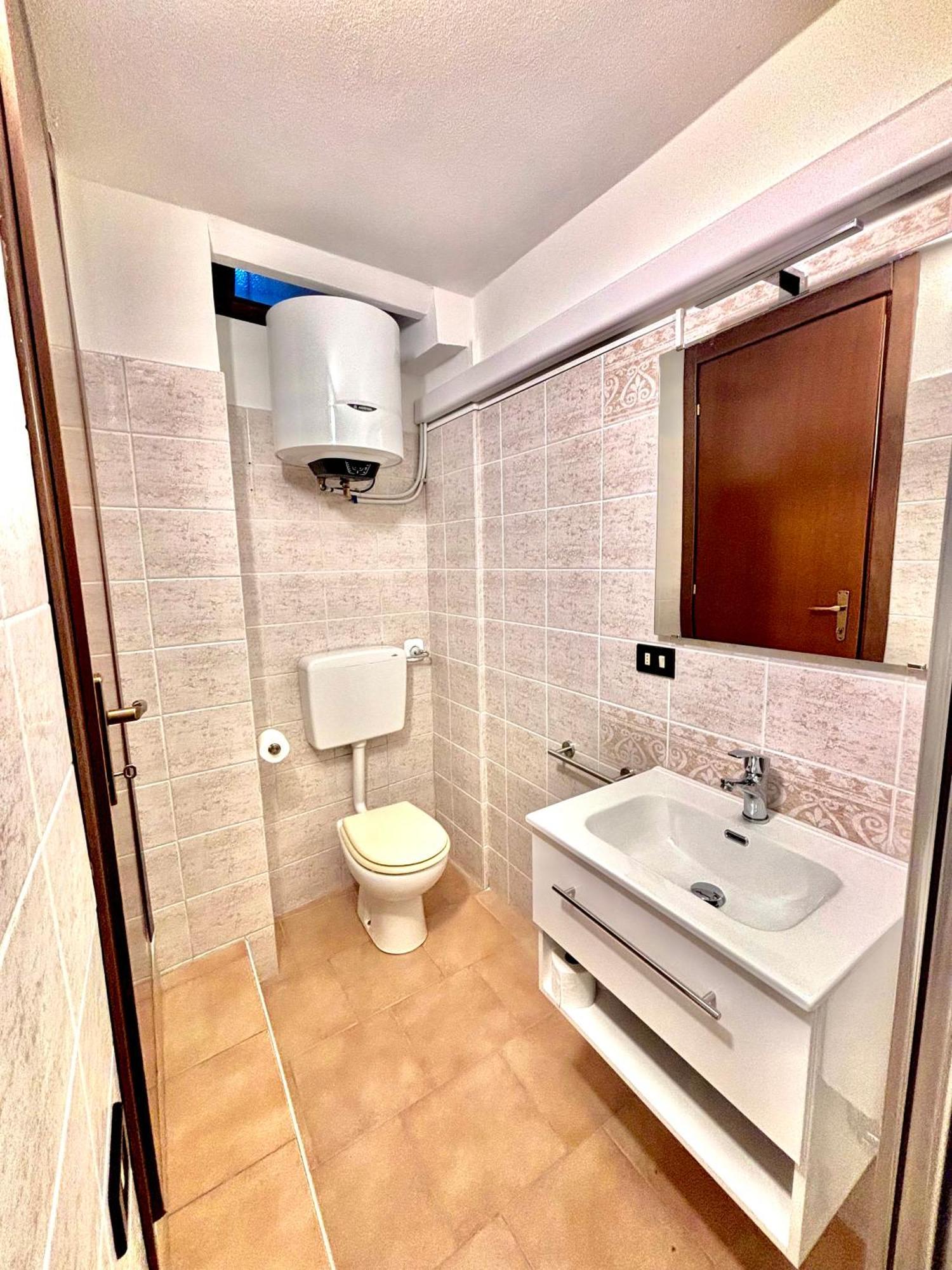Vittoria Holiday House - Tulip Apartment And Tulip Room Стреза Екстер'єр фото